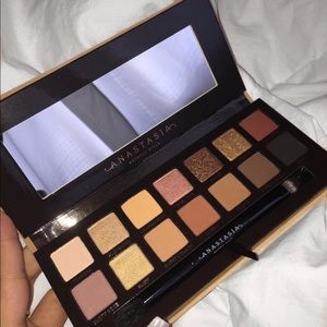 ABH Soft Glam Palette